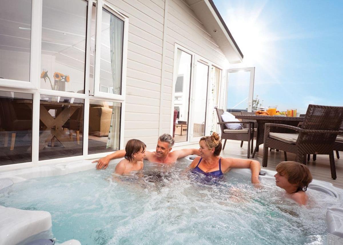 Piran Meadows Resort New Quay Екстериор снимка