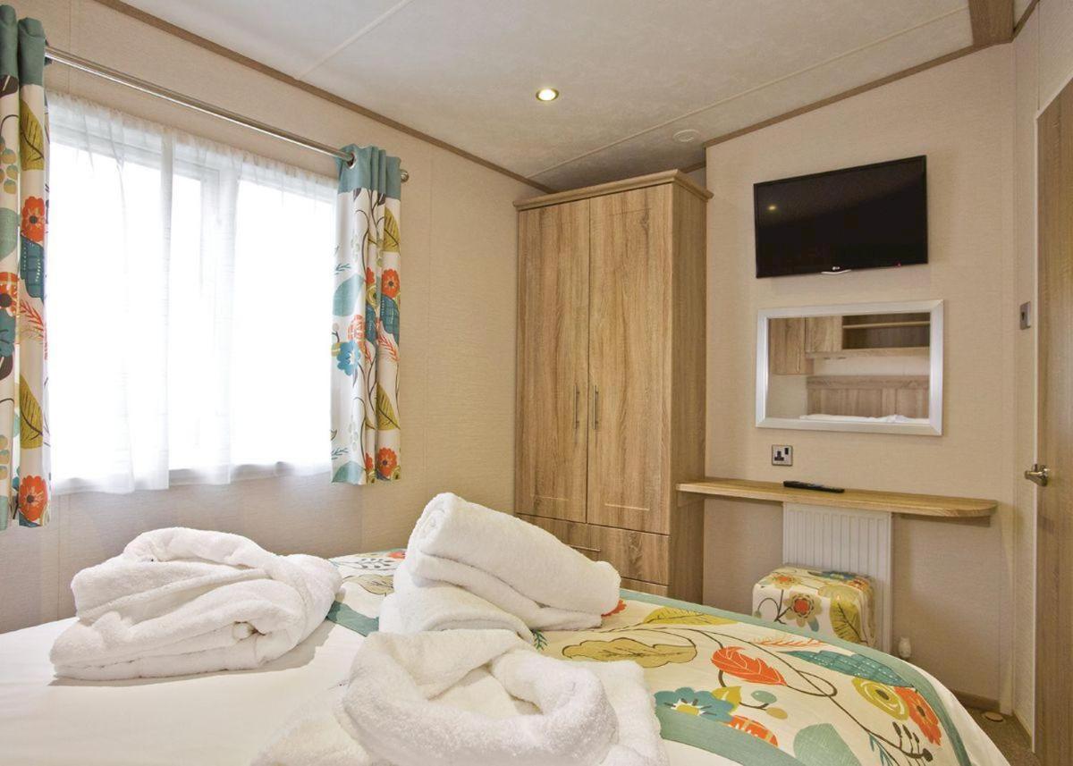 Piran Meadows Resort New Quay Екстериор снимка