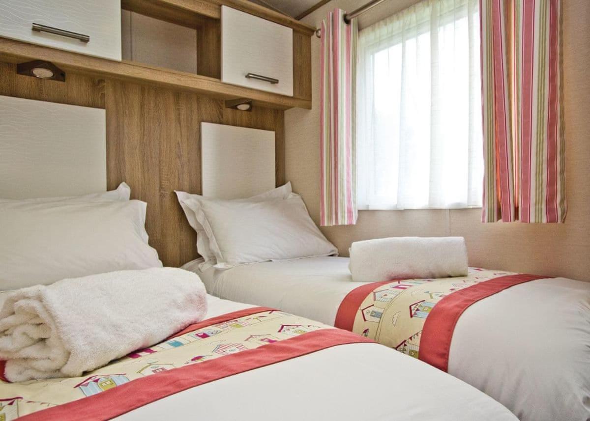 Piran Meadows Resort New Quay Екстериор снимка