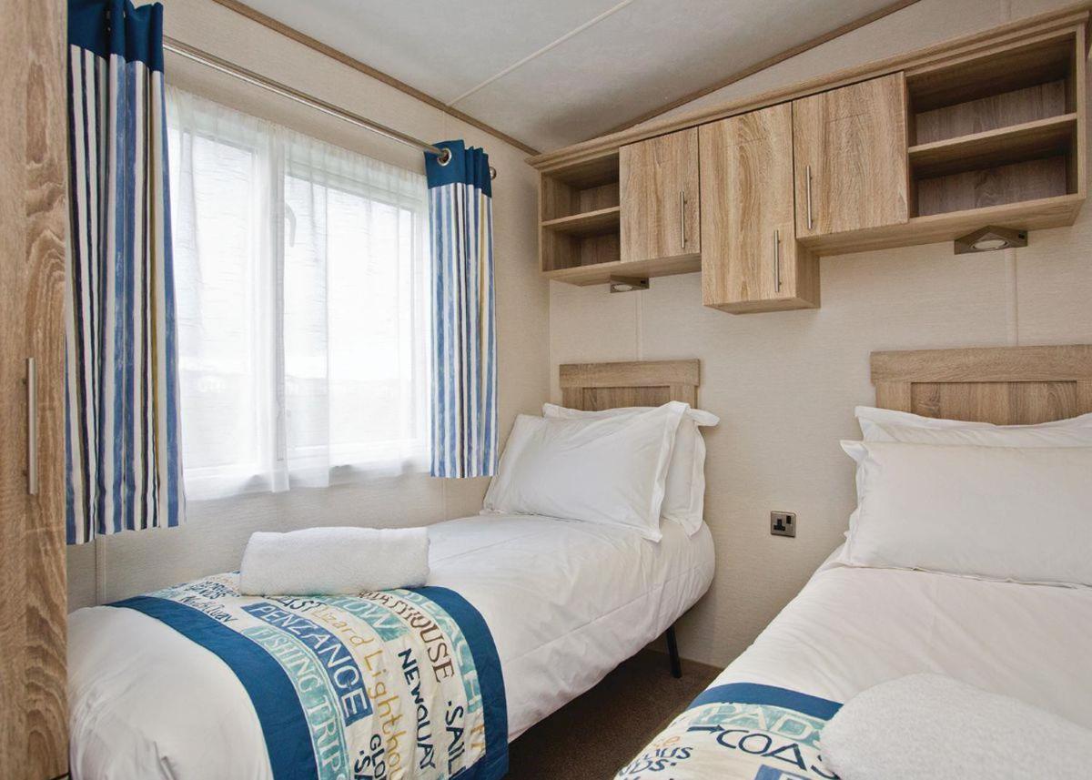 Piran Meadows Resort New Quay Екстериор снимка