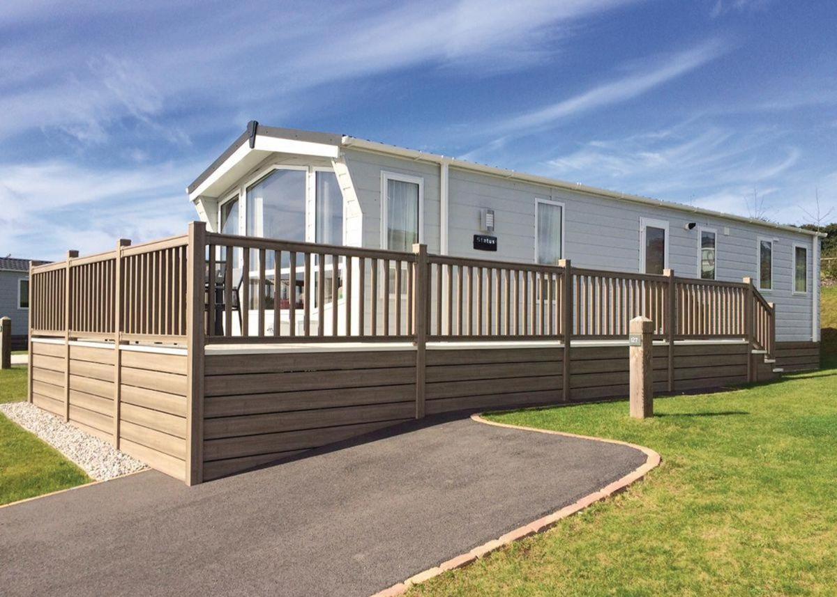 Piran Meadows Resort New Quay Екстериор снимка