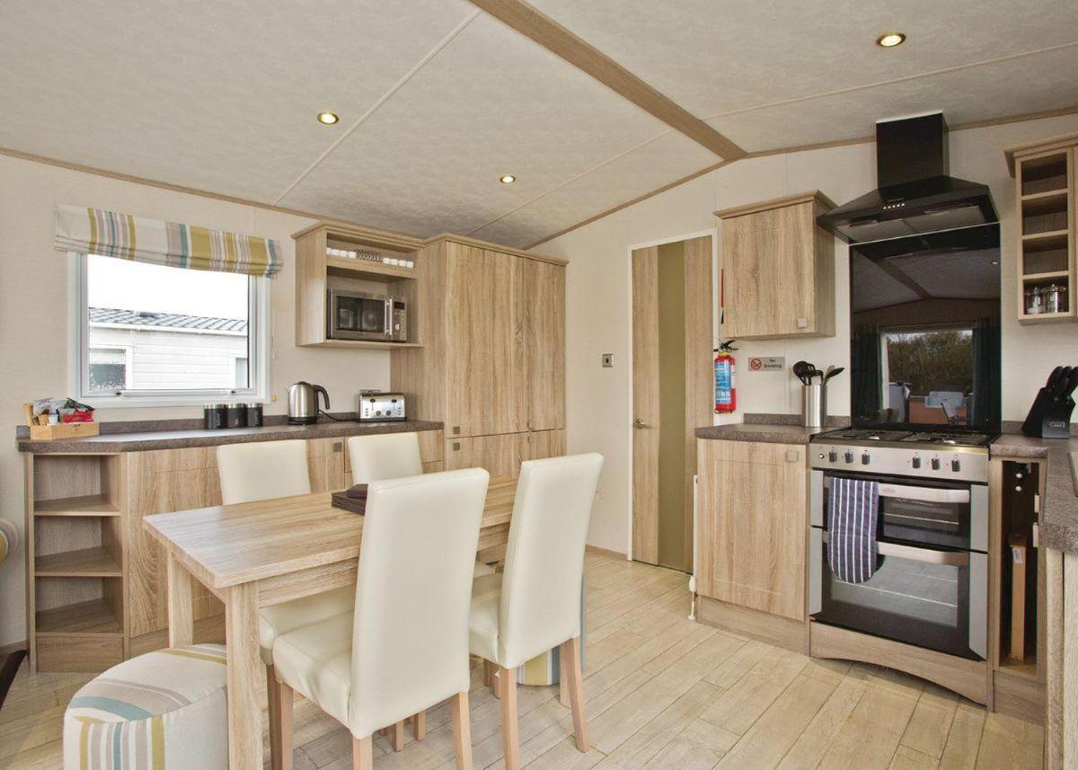 Piran Meadows Resort New Quay Екстериор снимка