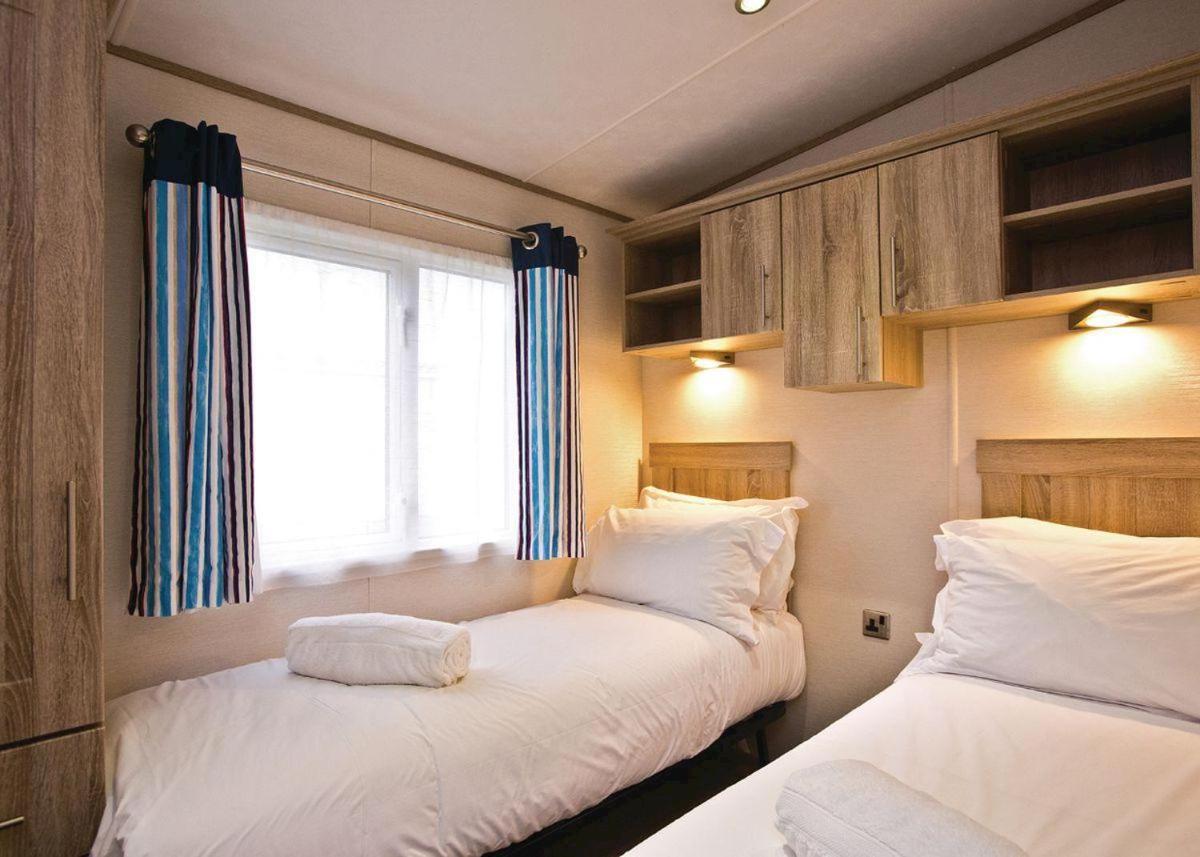 Piran Meadows Resort New Quay Екстериор снимка