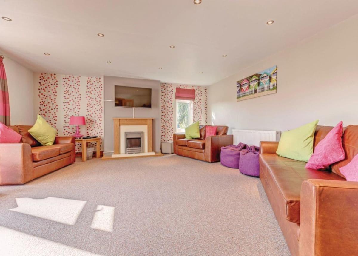 Piran Meadows Resort New Quay Екстериор снимка