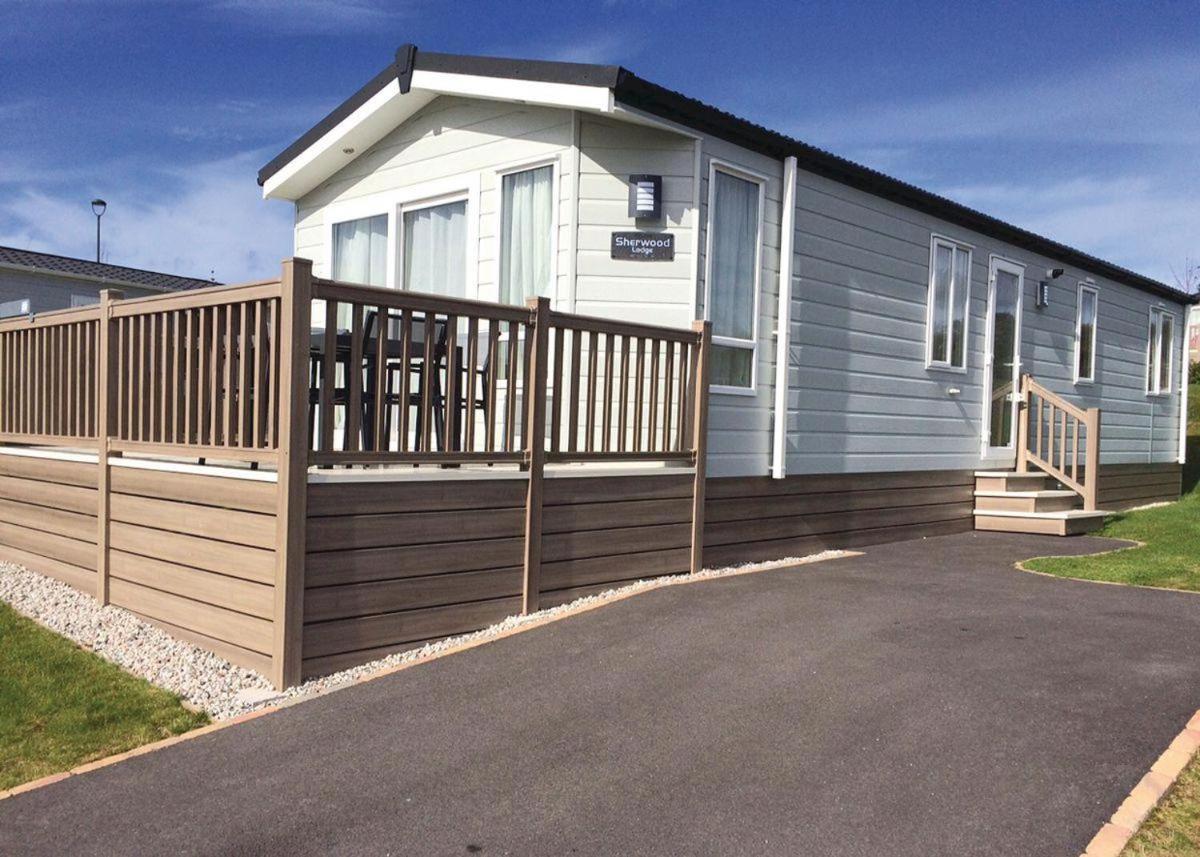 Piran Meadows Resort New Quay Екстериор снимка