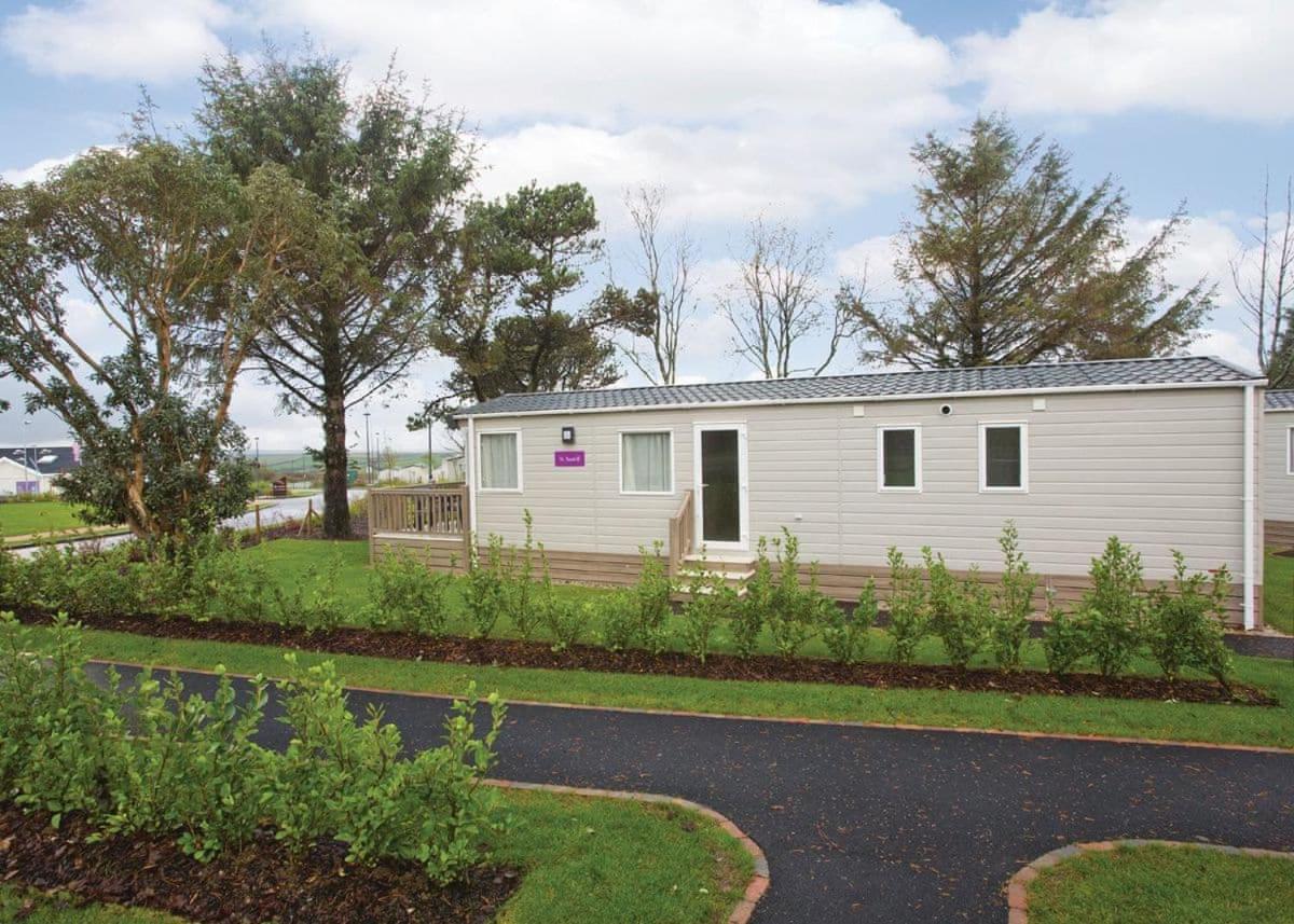 Piran Meadows Resort New Quay Екстериор снимка