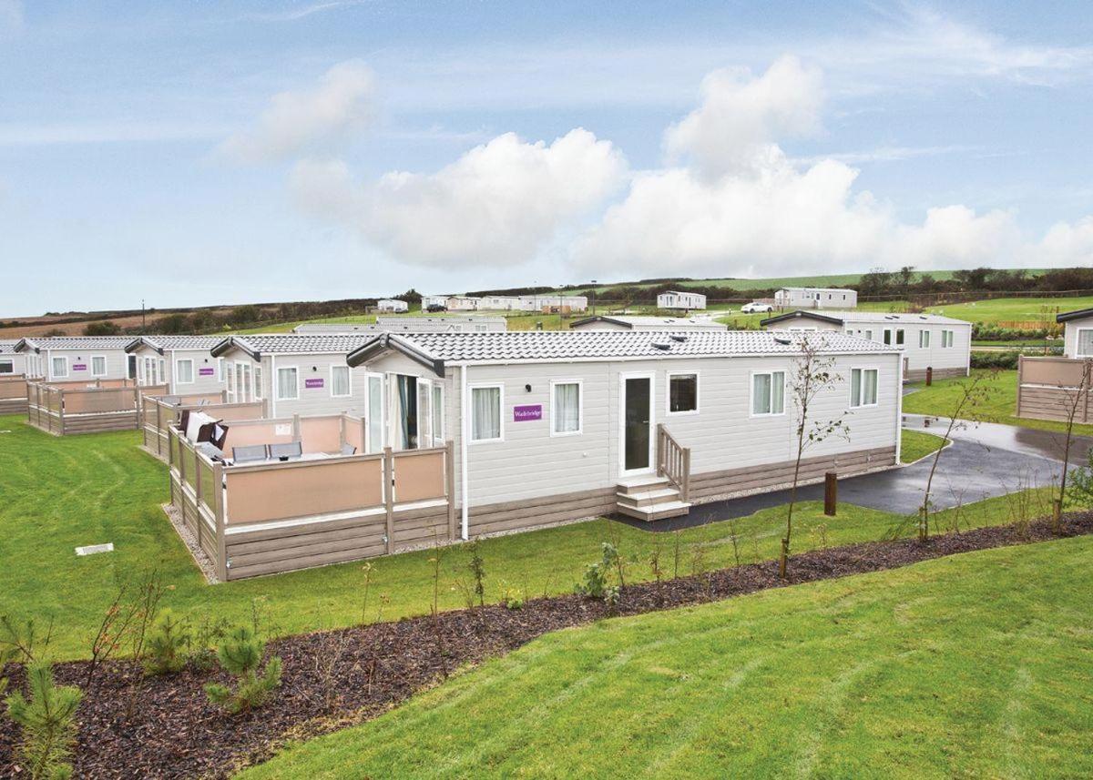Piran Meadows Resort New Quay Екстериор снимка
