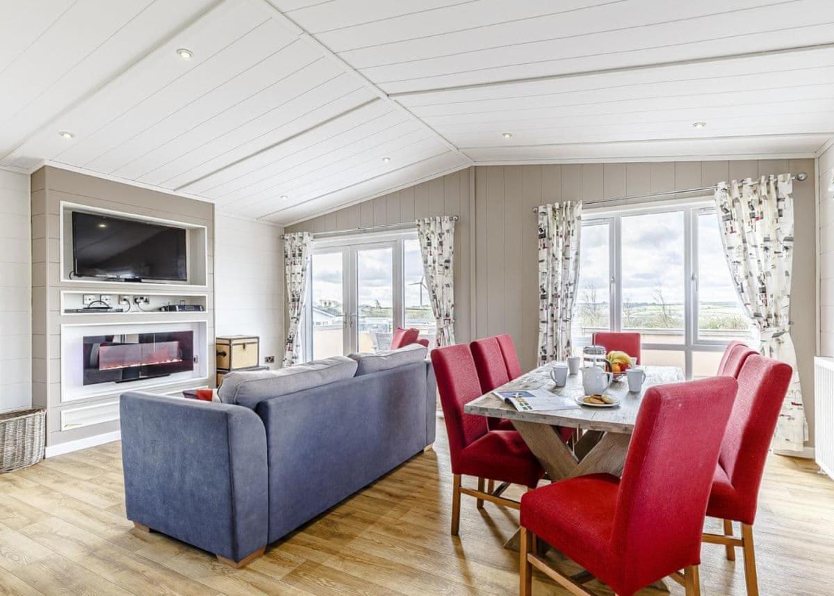 Piran Meadows Resort New Quay Екстериор снимка